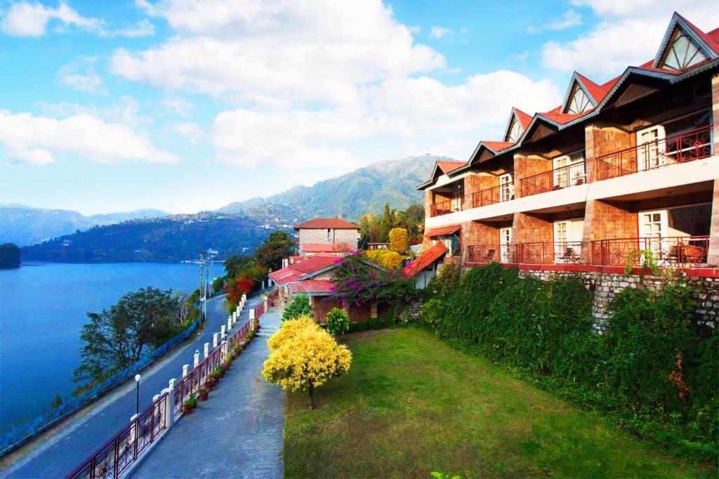 Hotels And Resorts Booking in Uttarakhand